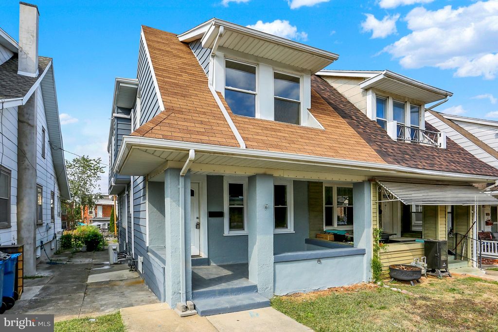 Photo of 1111 W Princess Street, YORK, PA 17404 (MLS # PAYK2090306)