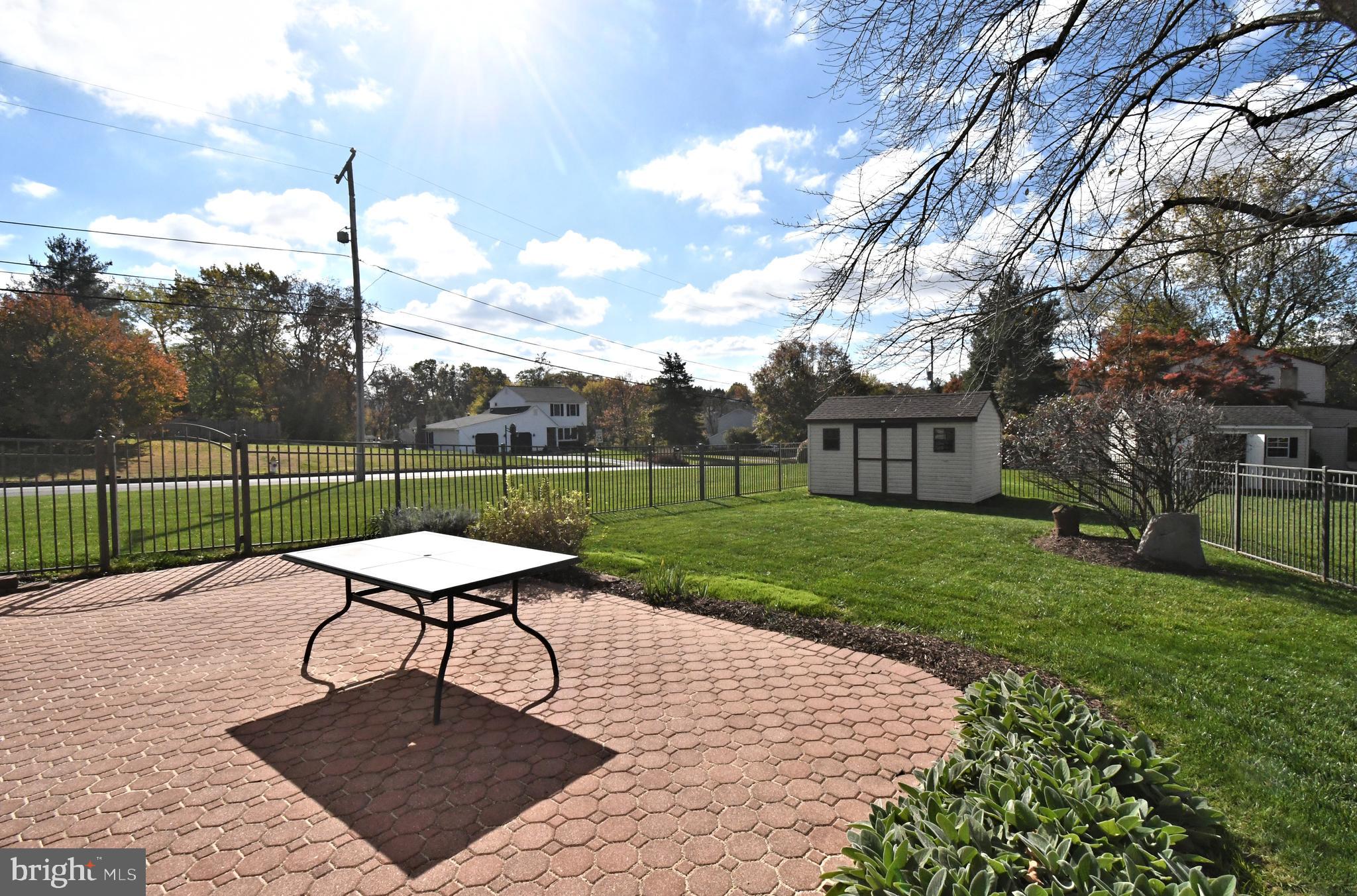 VILLAGE BROOK ESTS - Residential