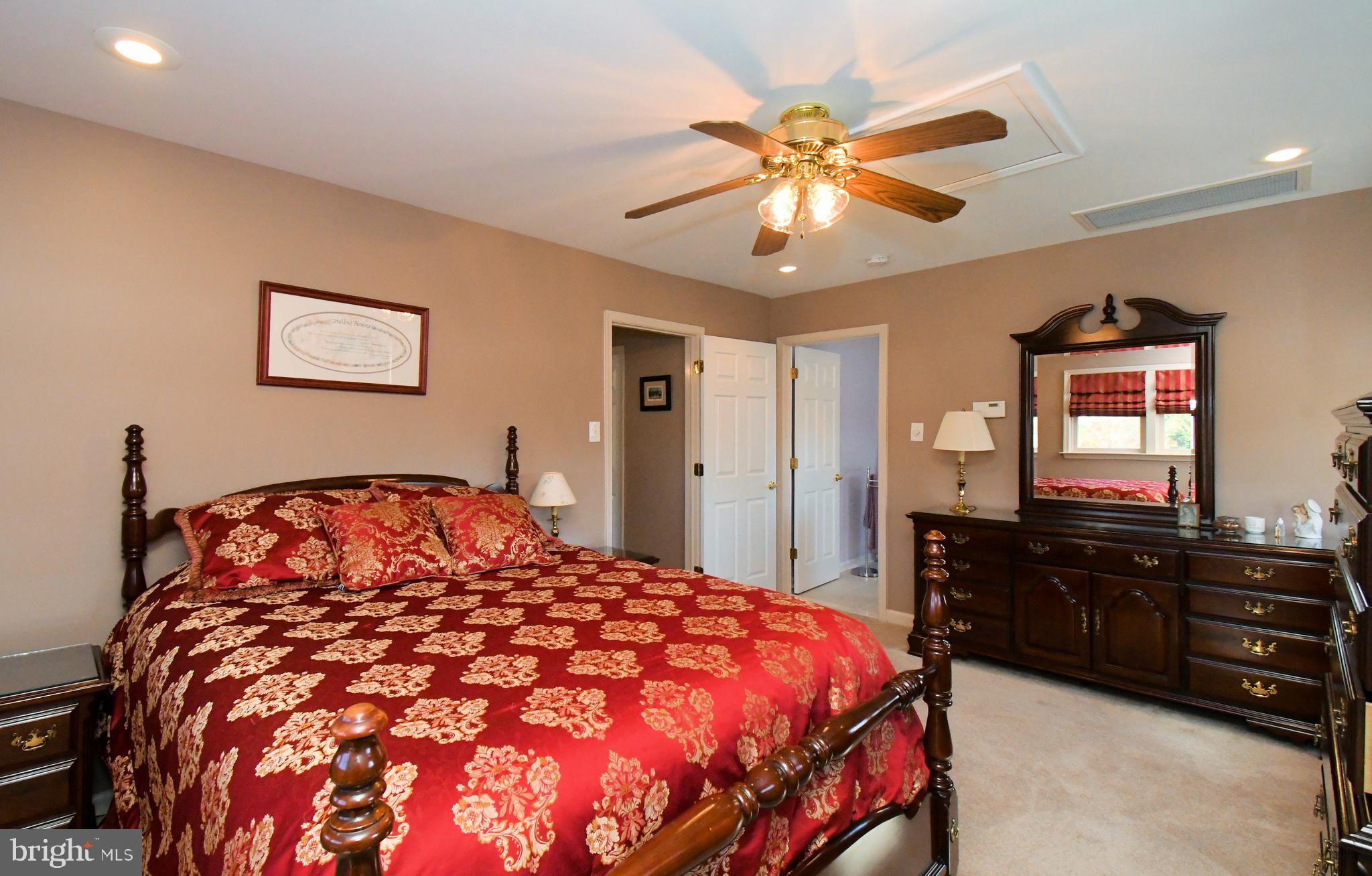 VILLAGE BROOK ESTS - Residential