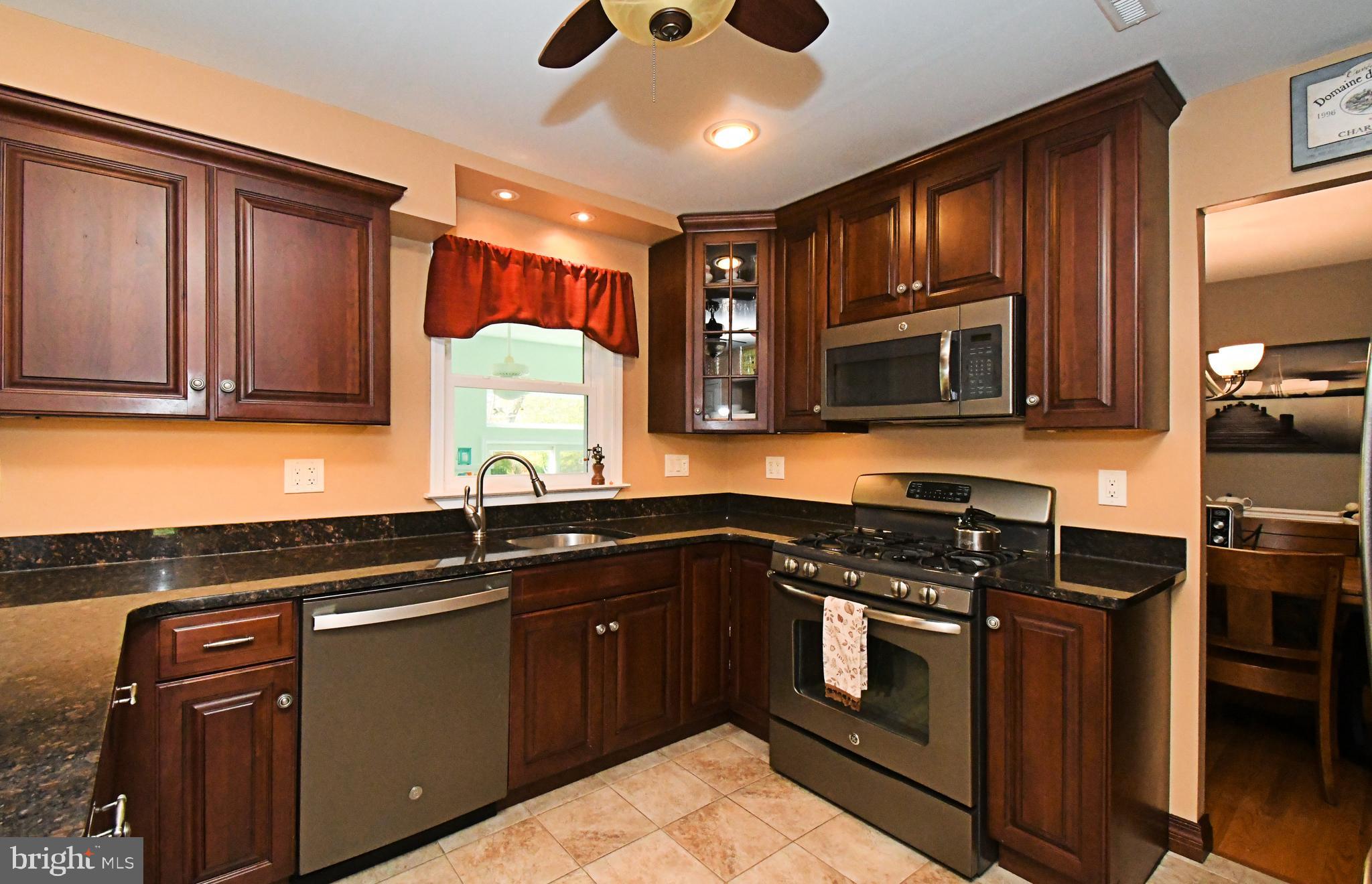 VILLAGE BROOK ESTS - Residential