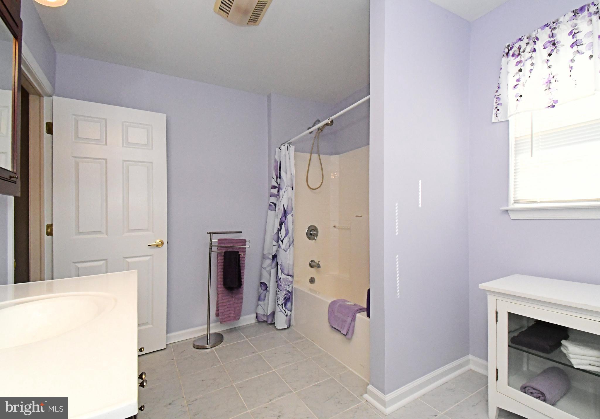 VILLAGE BROOK ESTS - Residential