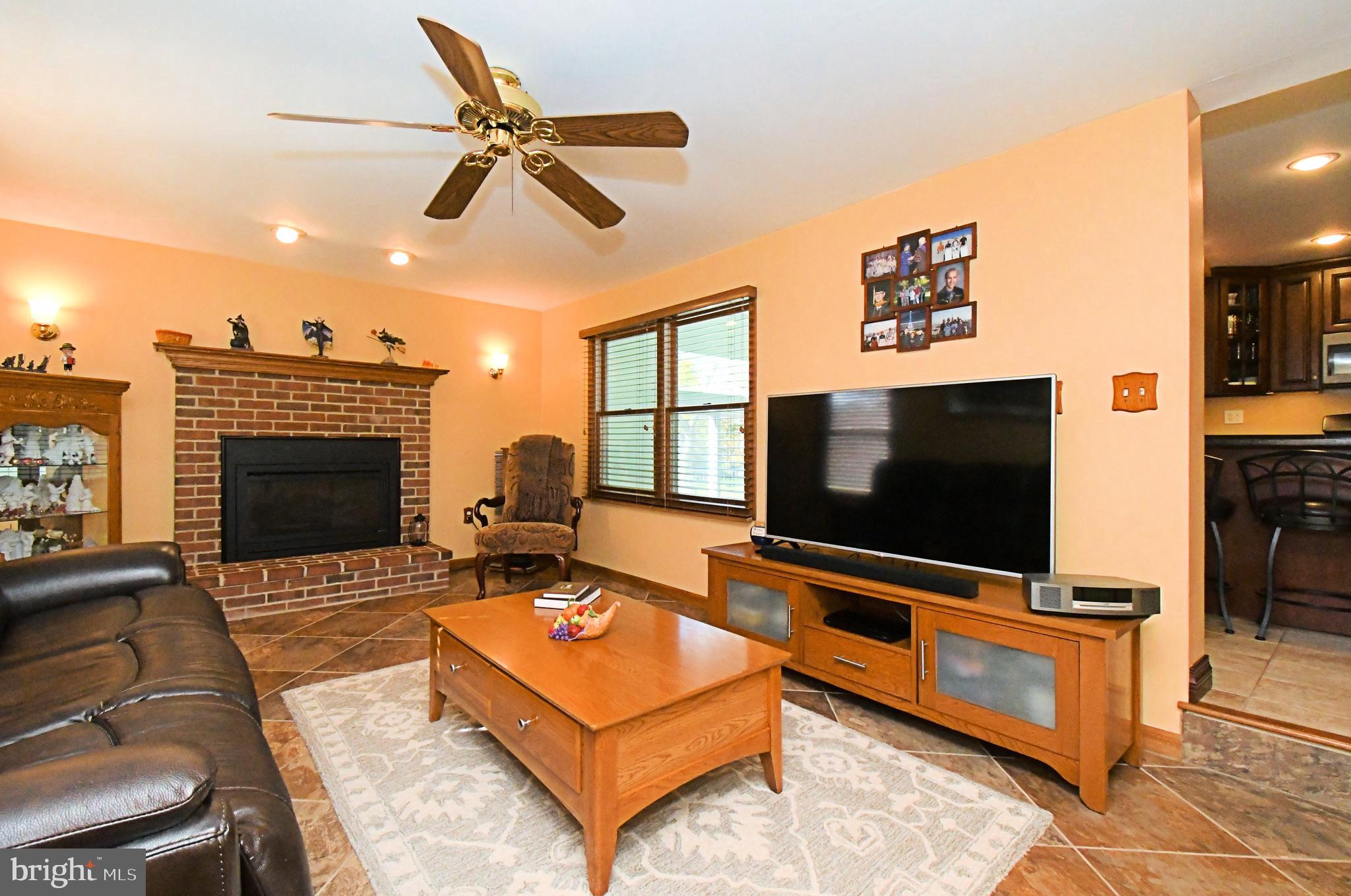 VILLAGE BROOK ESTS - Residential