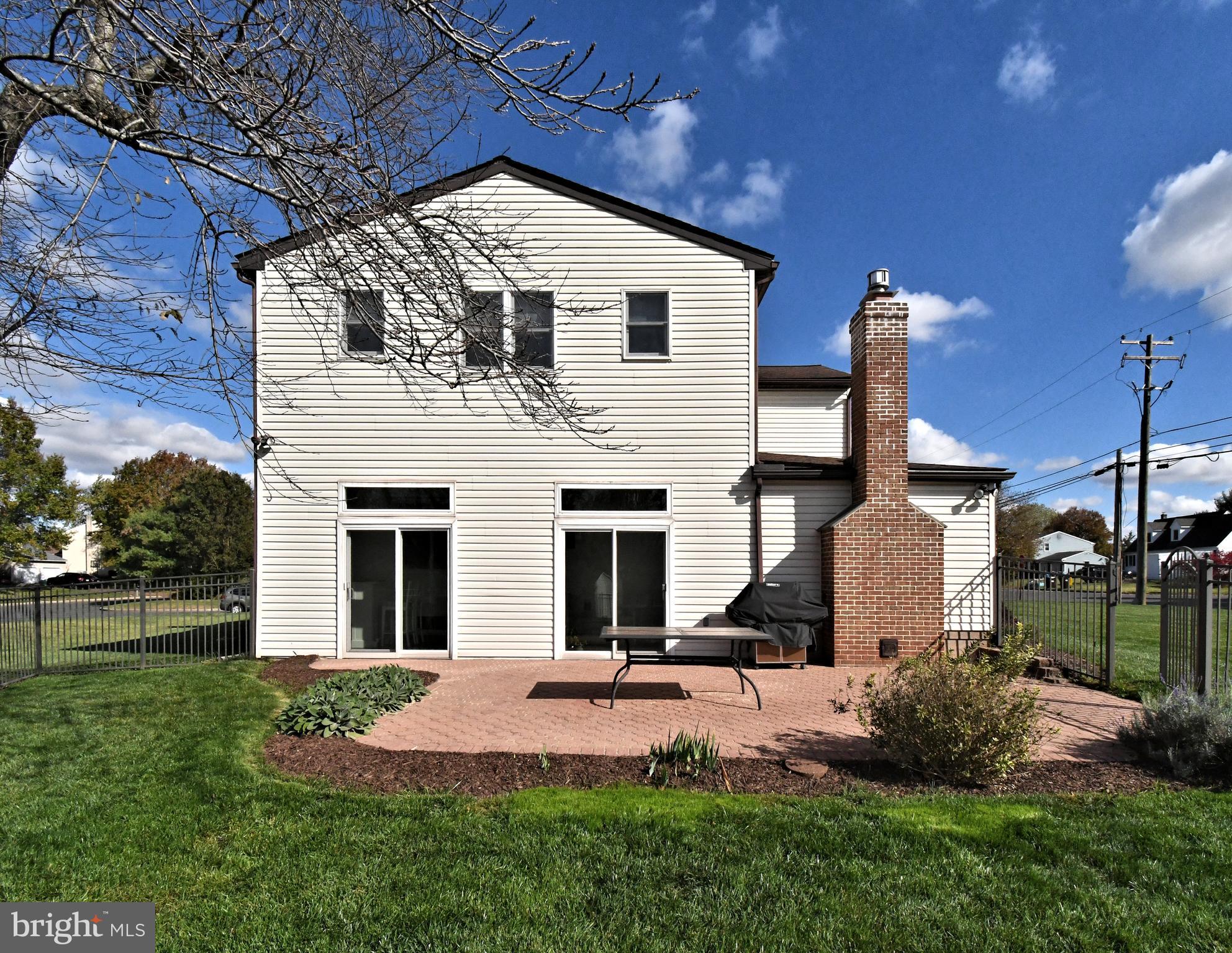 VILLAGE BROOK ESTS - Residential