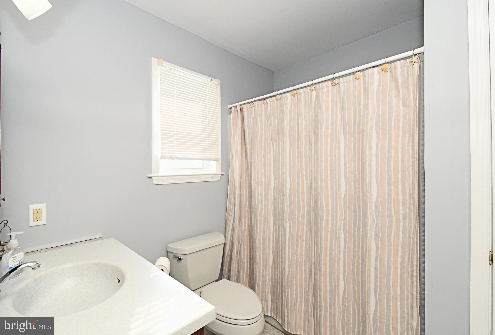 VILLAGE BROOK ESTS - Residential