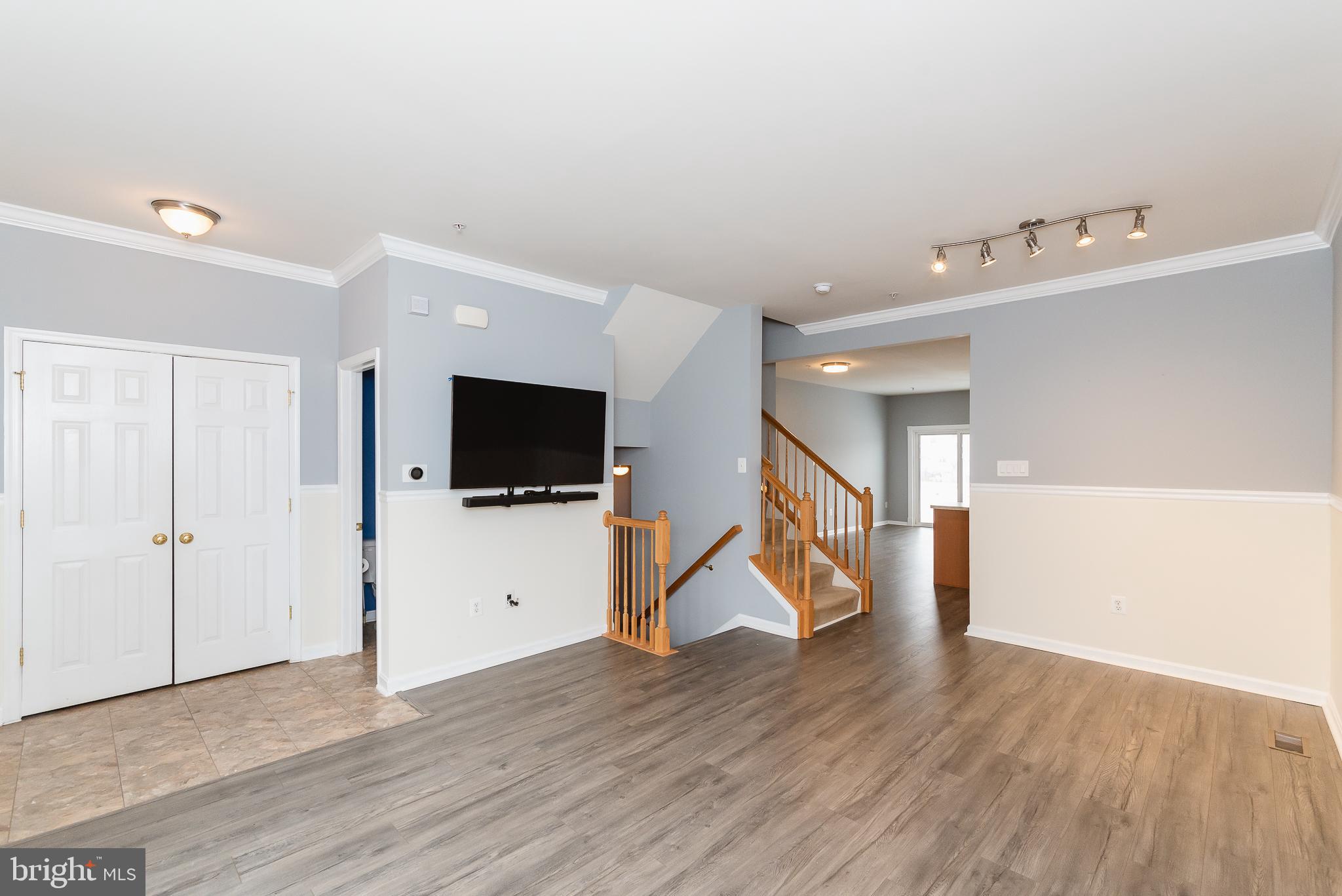 AUTUMN RUN - Residential