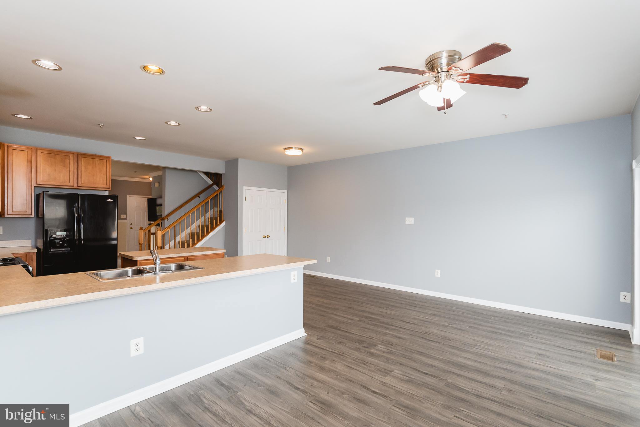 AUTUMN RUN - Residential