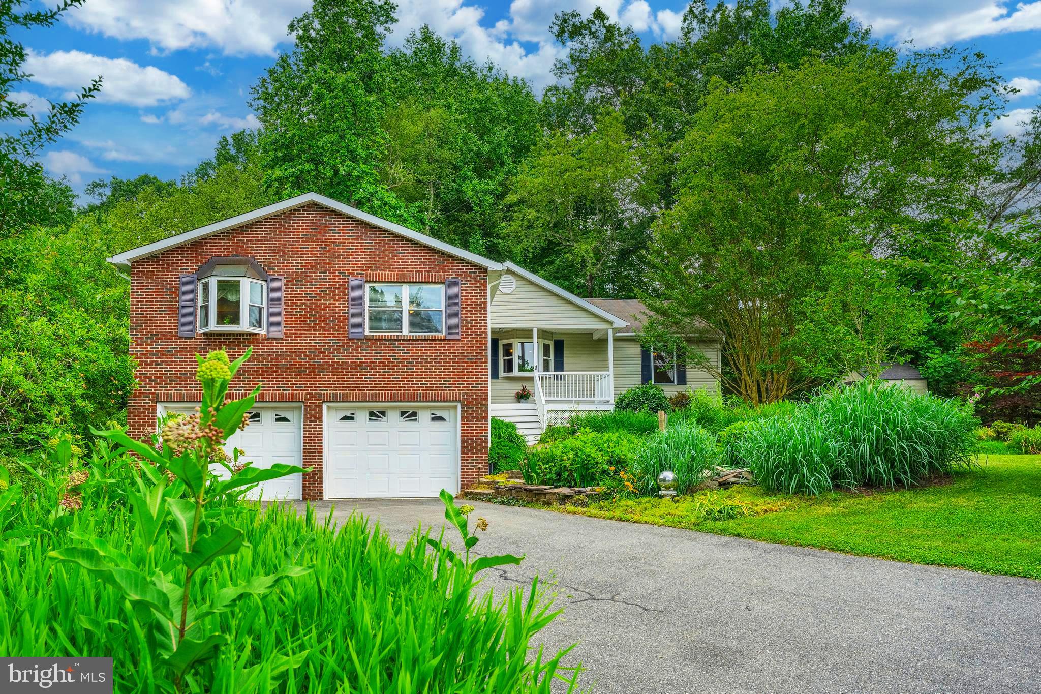 SUNSHINE HILLS - Residential