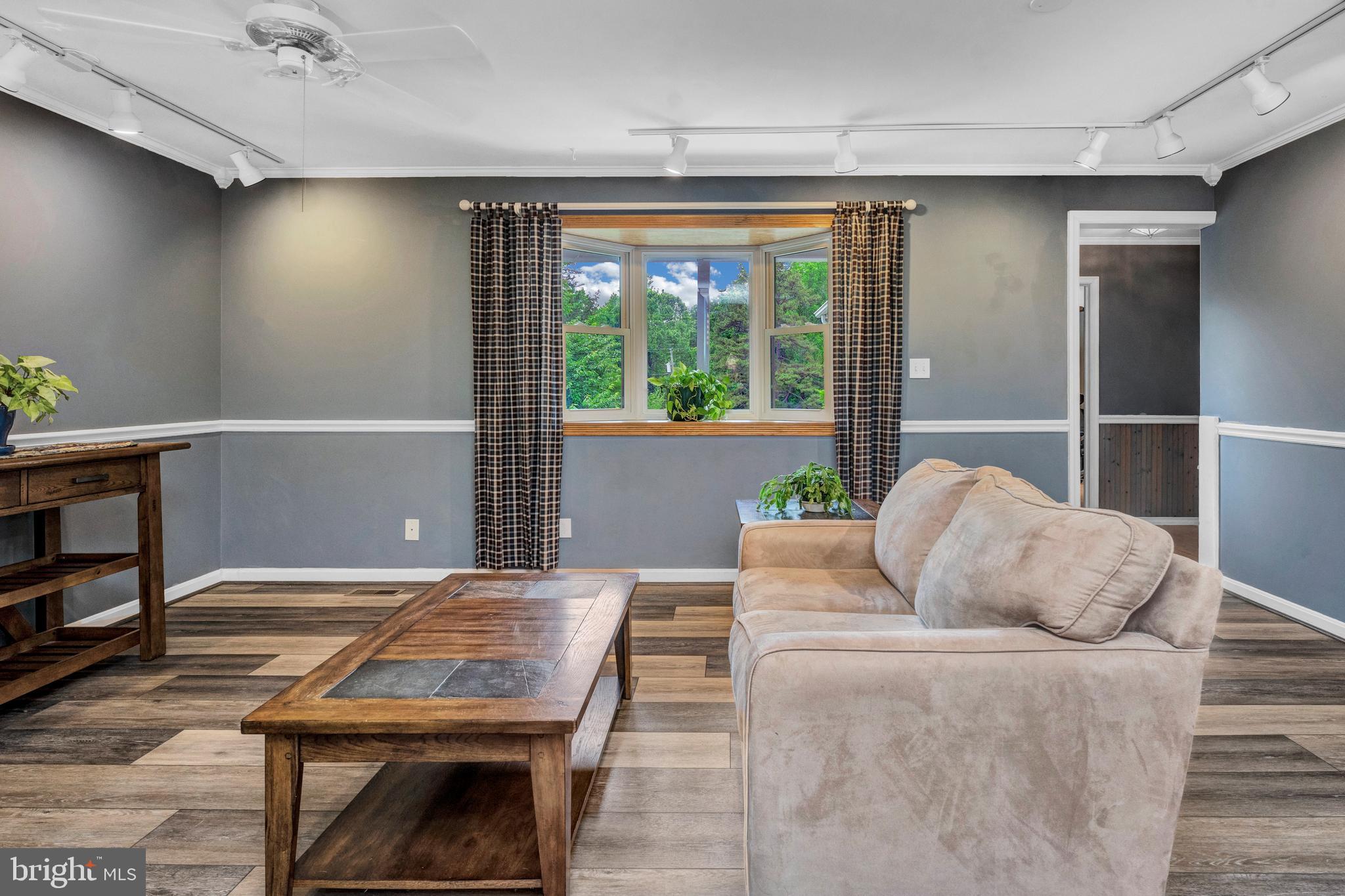 SUNSHINE HILLS - Residential