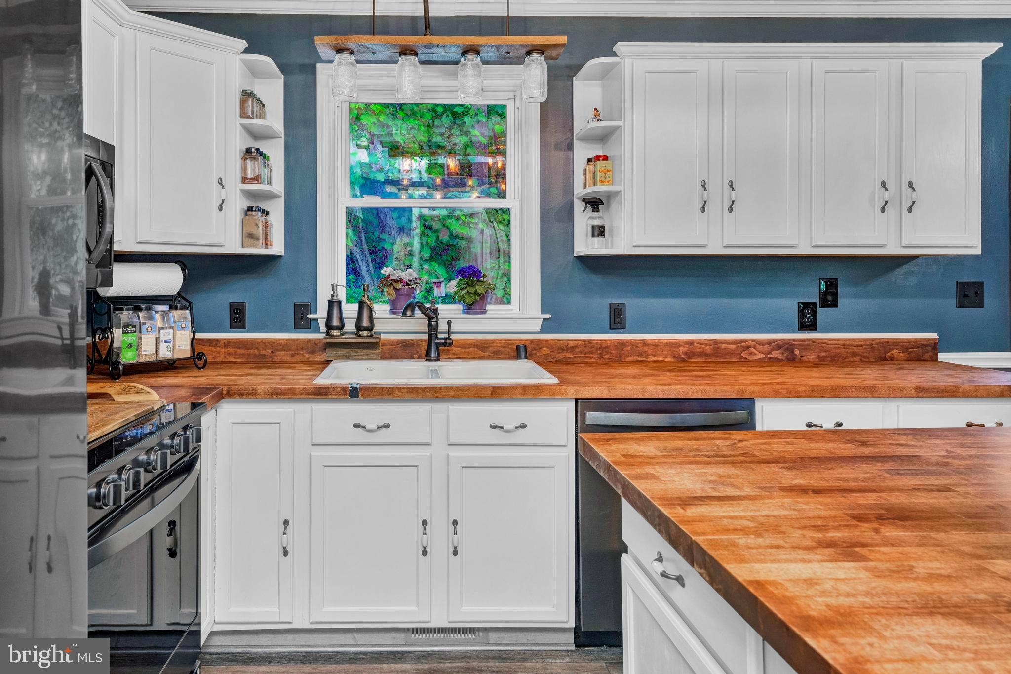 SUNSHINE HILLS - Residential