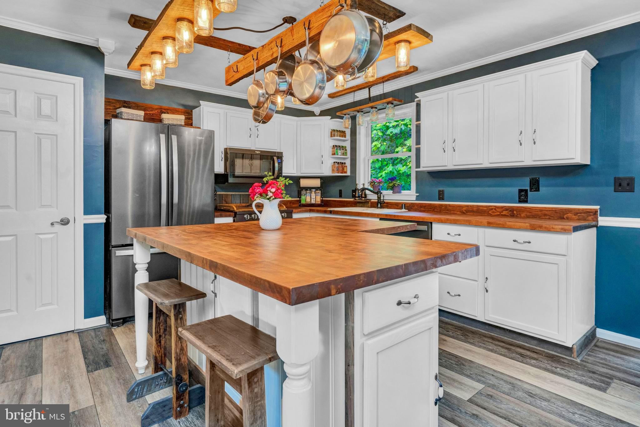 SUNSHINE HILLS - Residential