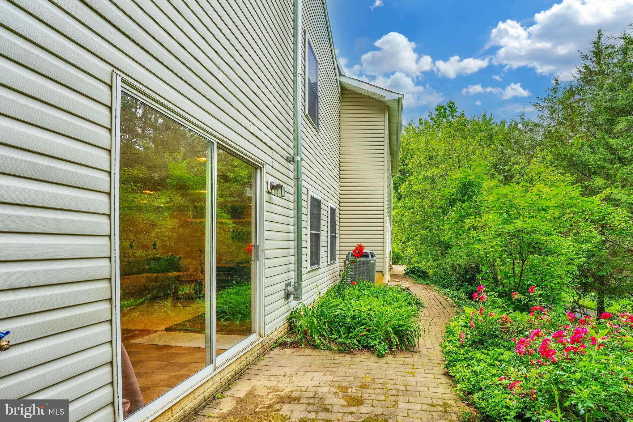 SUNSHINE HILLS - Residential