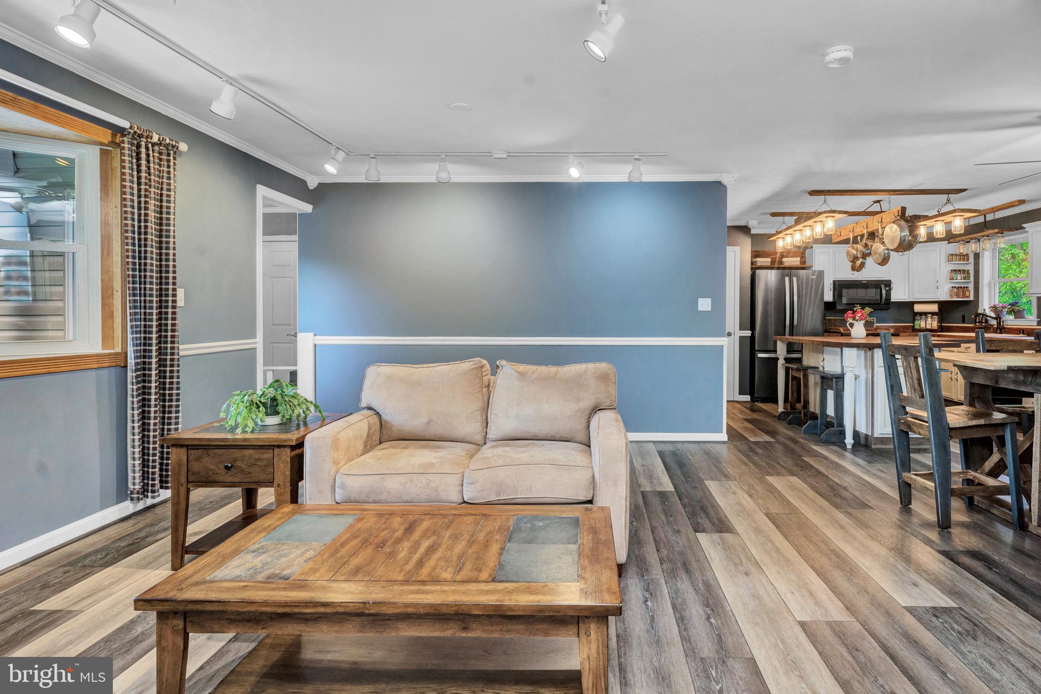 SUNSHINE HILLS - Residential