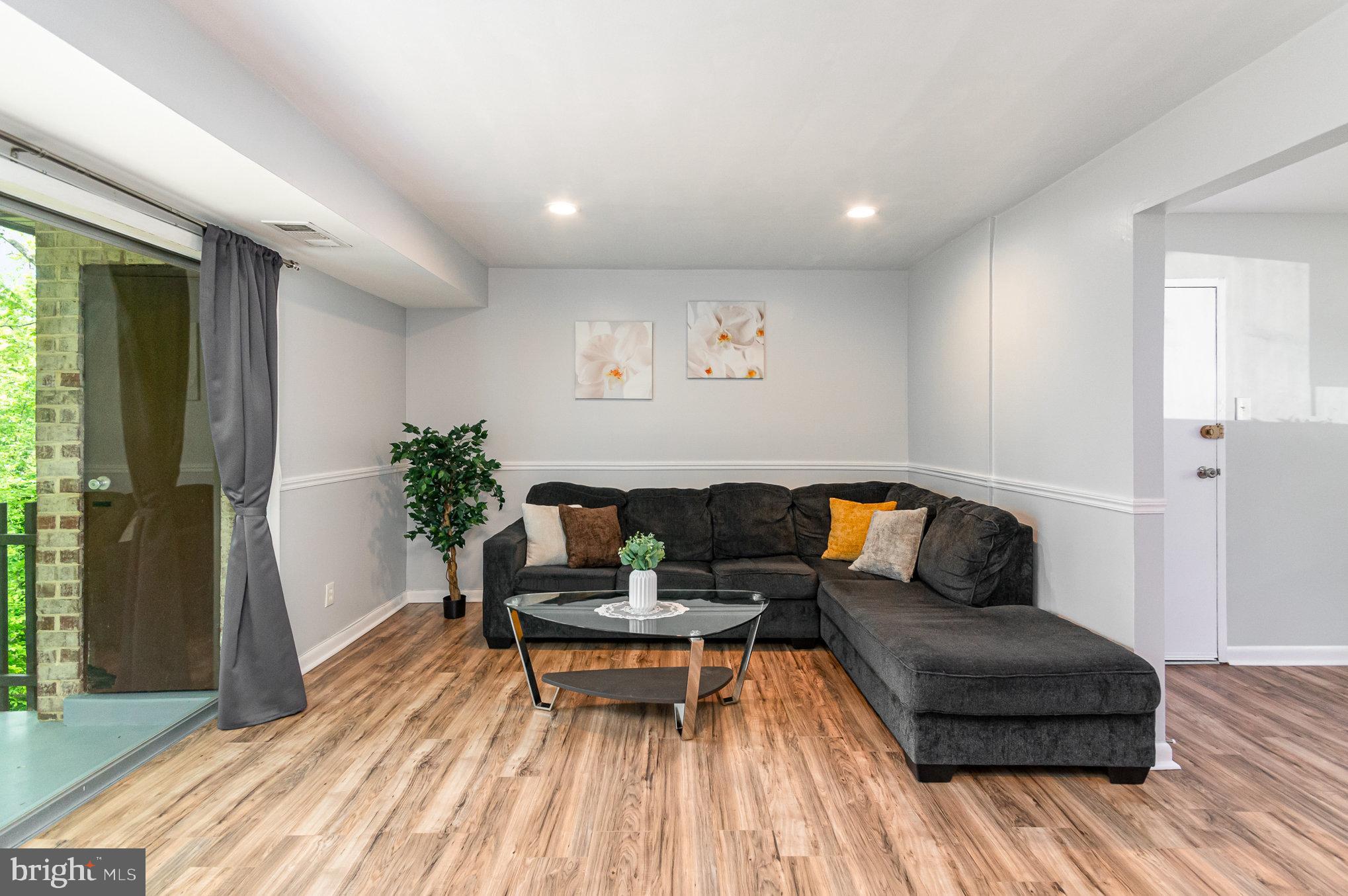 VANTAGE HILL - Residential