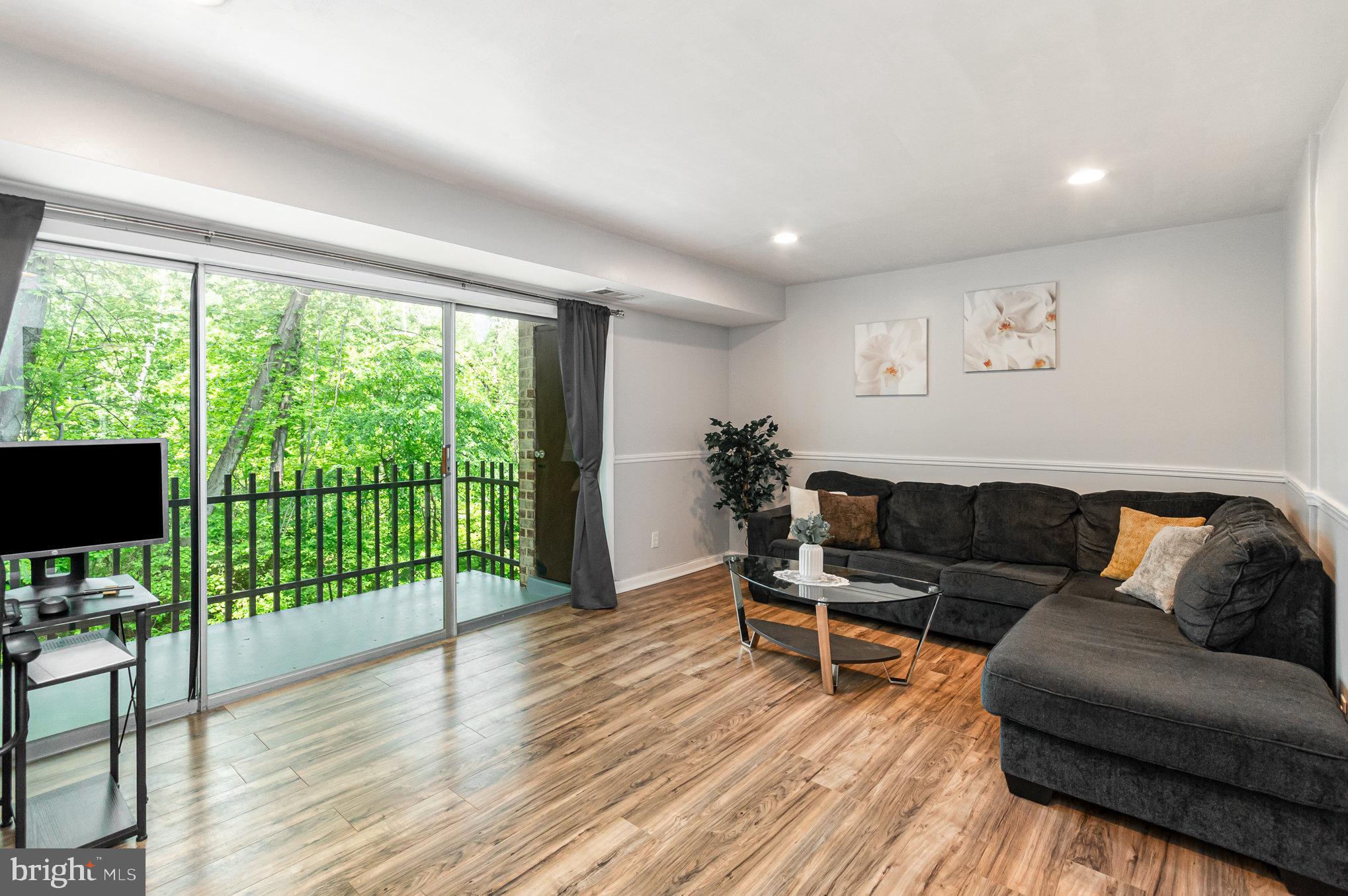 VANTAGE HILL - Residential