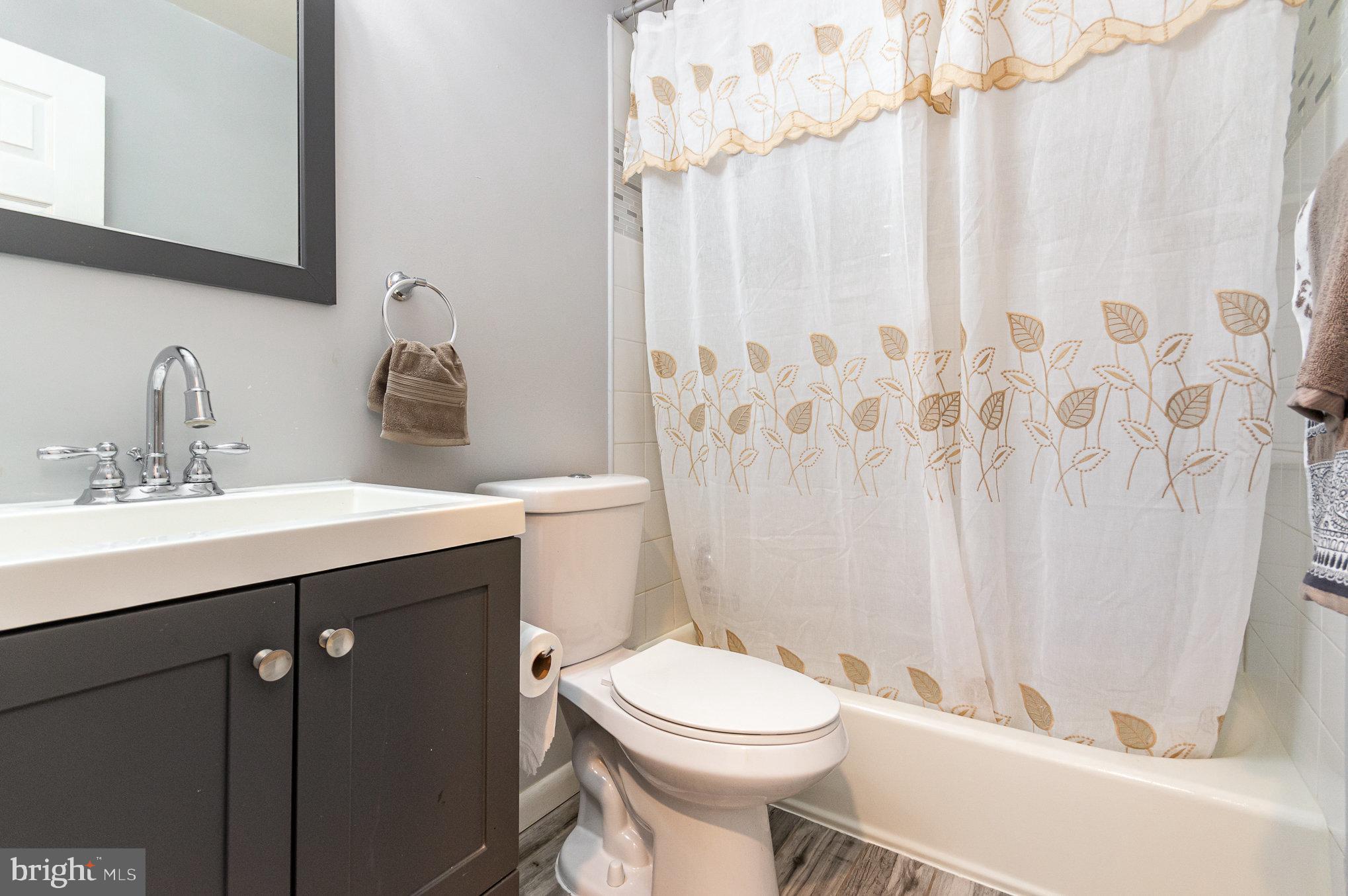 VANTAGE HILL - Residential