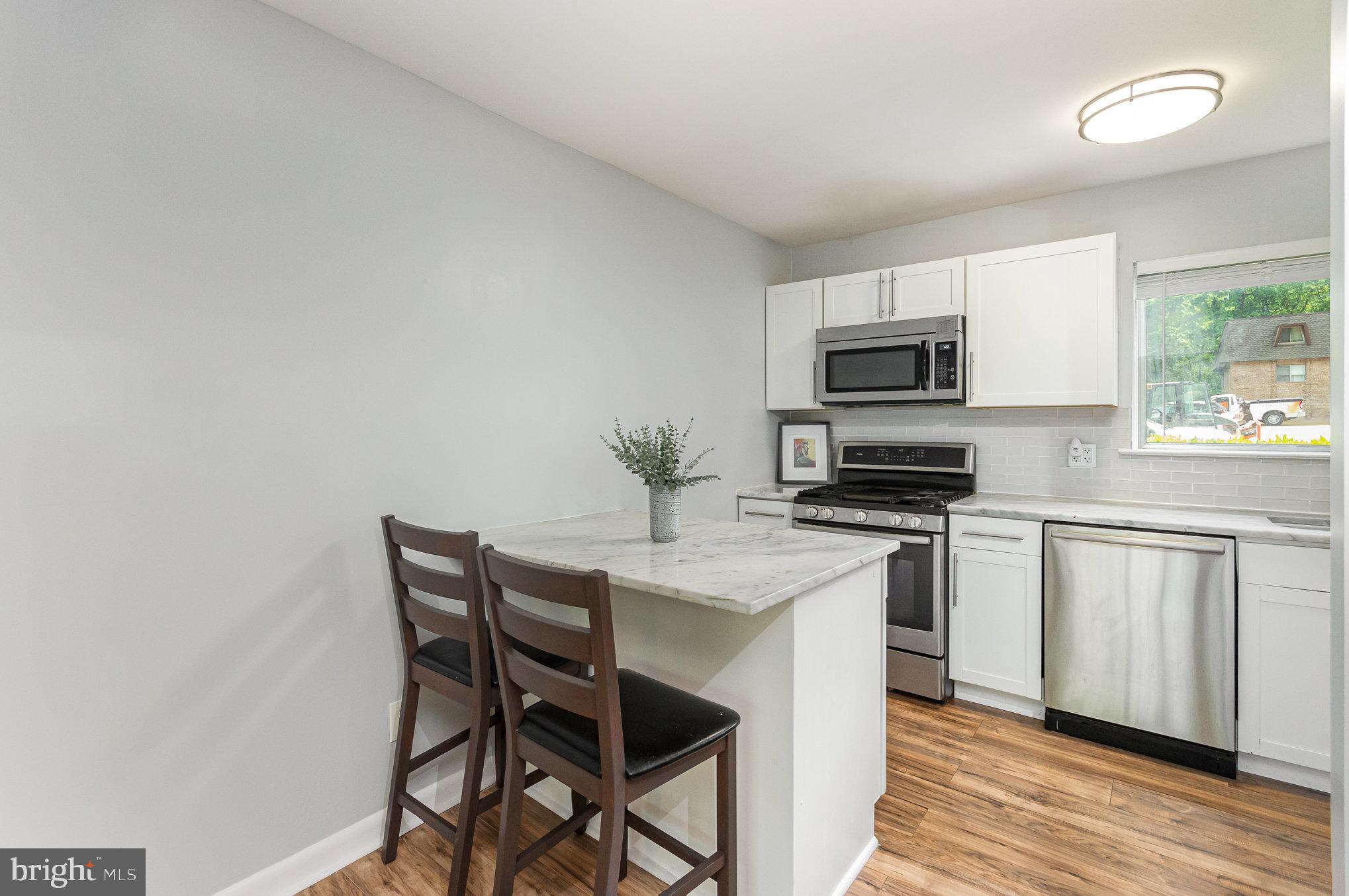 VANTAGE HILL - Residential