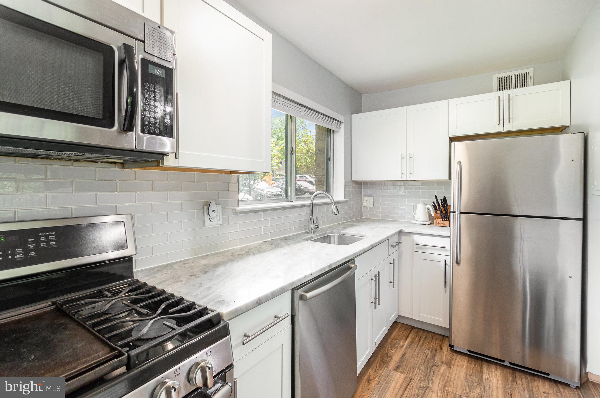 VANTAGE HILL - Residential