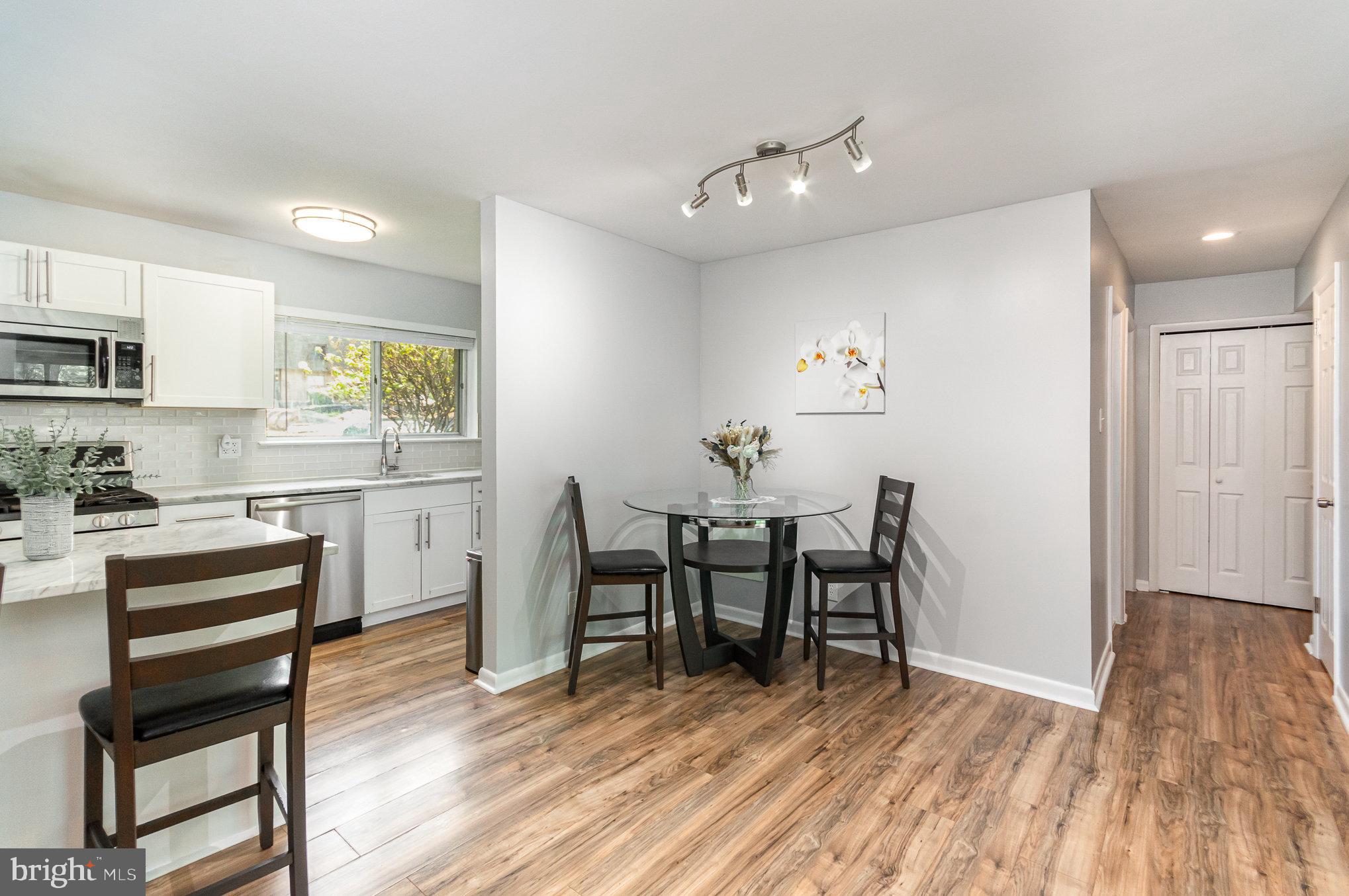 VANTAGE HILL - Residential