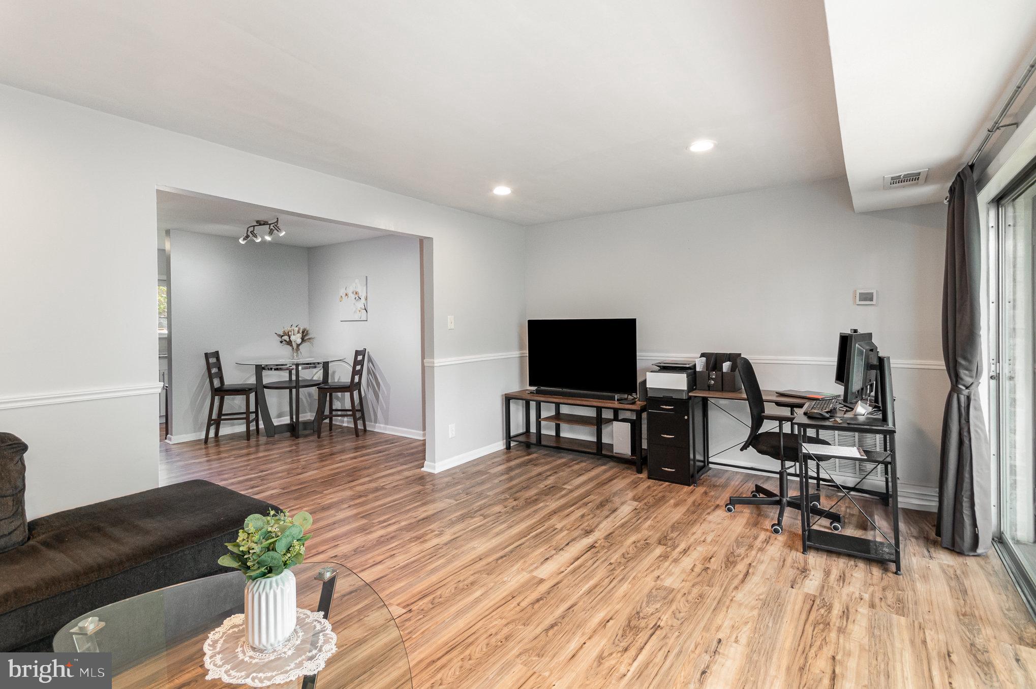 VANTAGE HILL - Residential