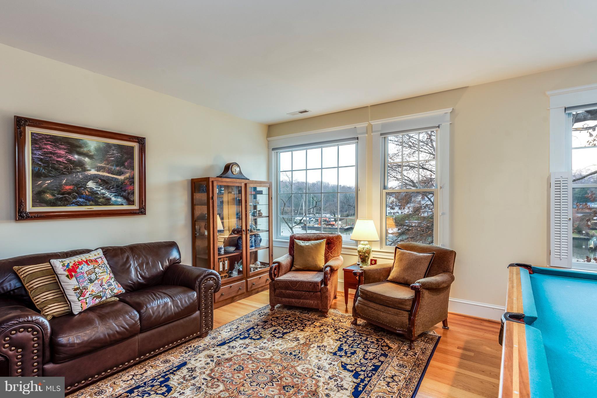 MURRAY HILL - Residential