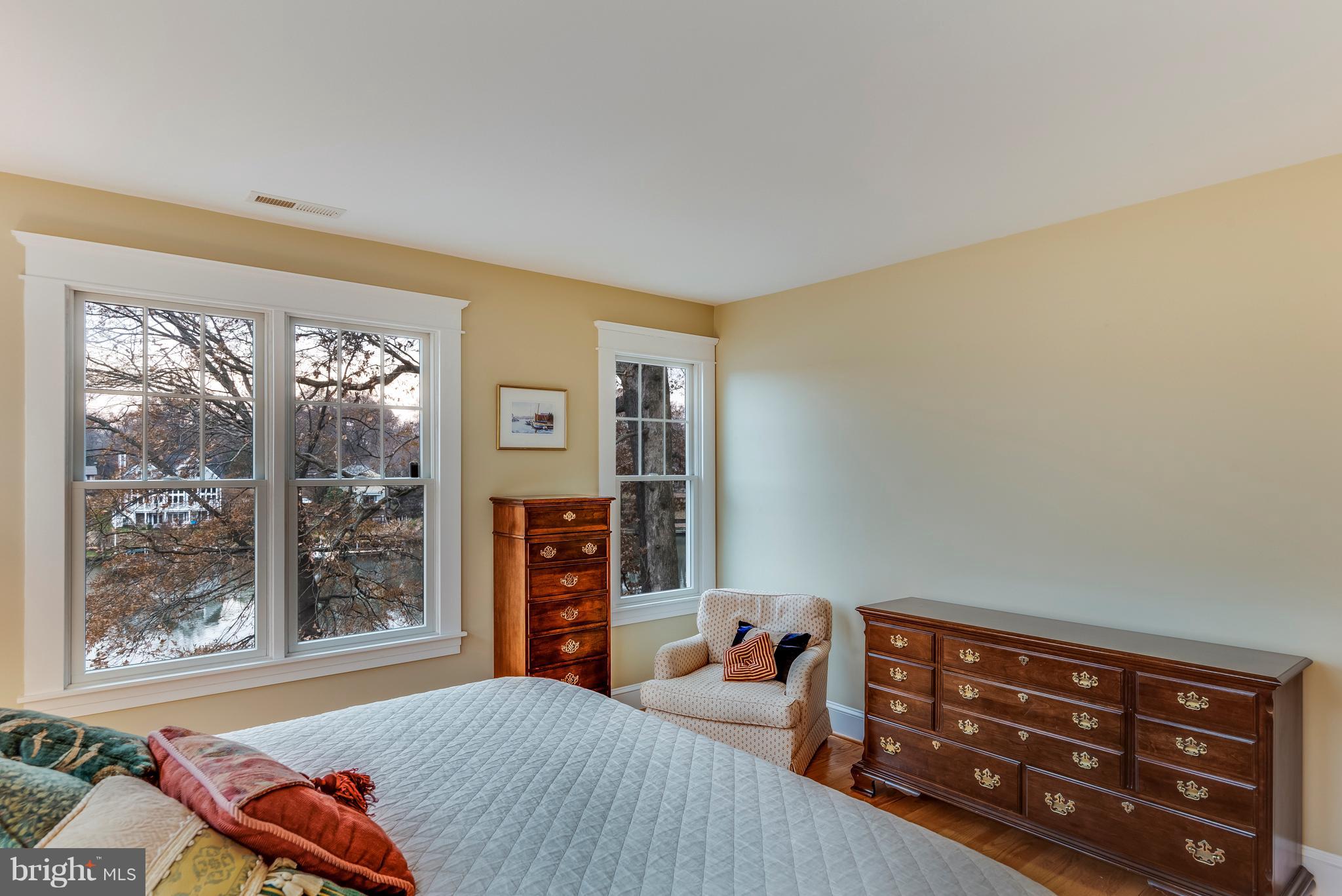 MURRAY HILL - Residential