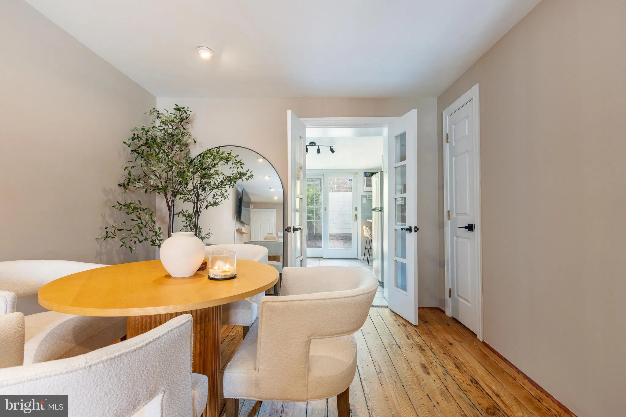 Philadelphia, Pennsylvania 19148, United States, 1 Bedroom Bedrooms, ,1 BathroomBathrooms,Residential,Active,198991