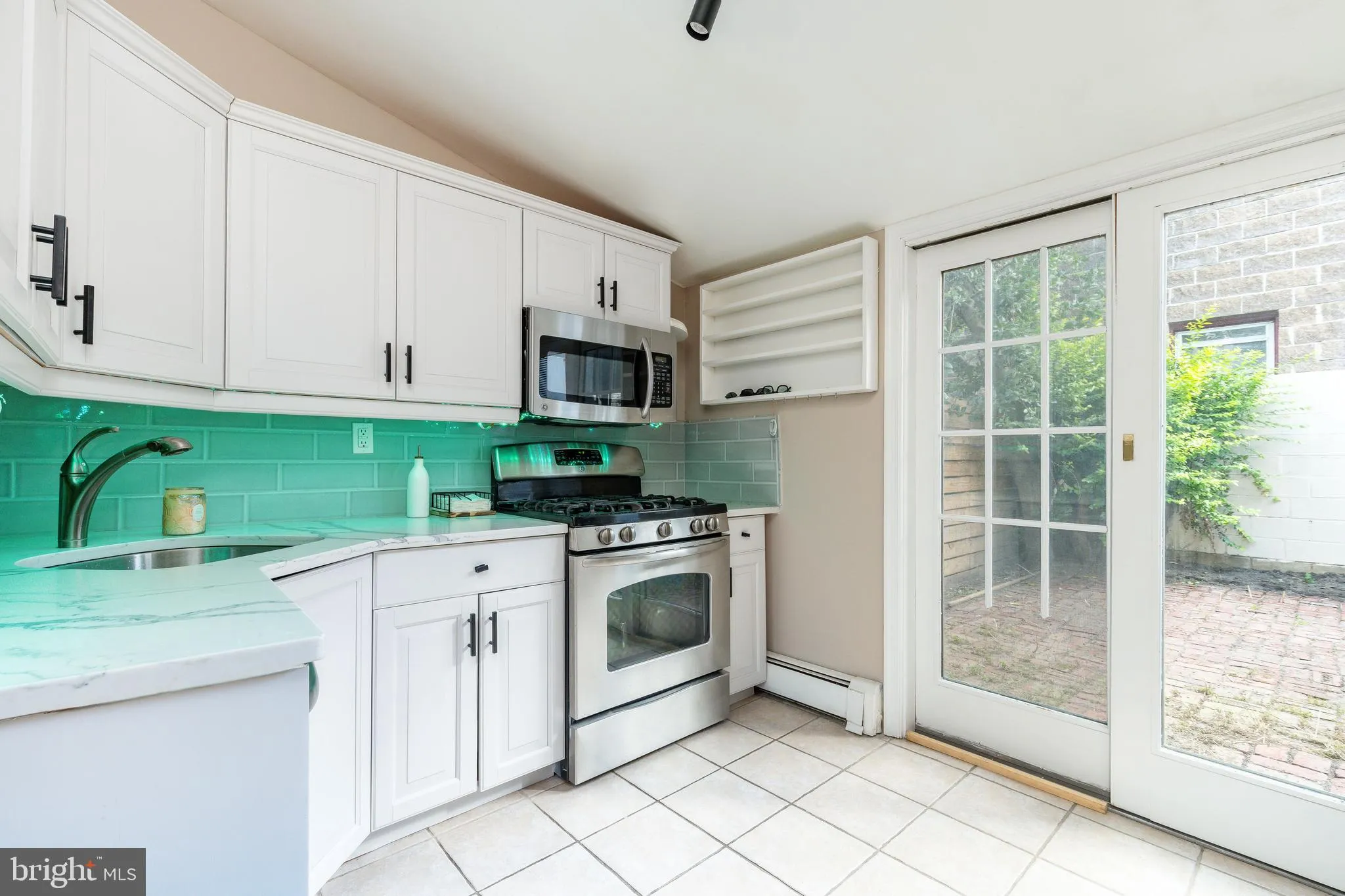 Philadelphia, Pennsylvania 19148, United States, 1 Bedroom Bedrooms, ,1 BathroomBathrooms,Residential,Active,198991