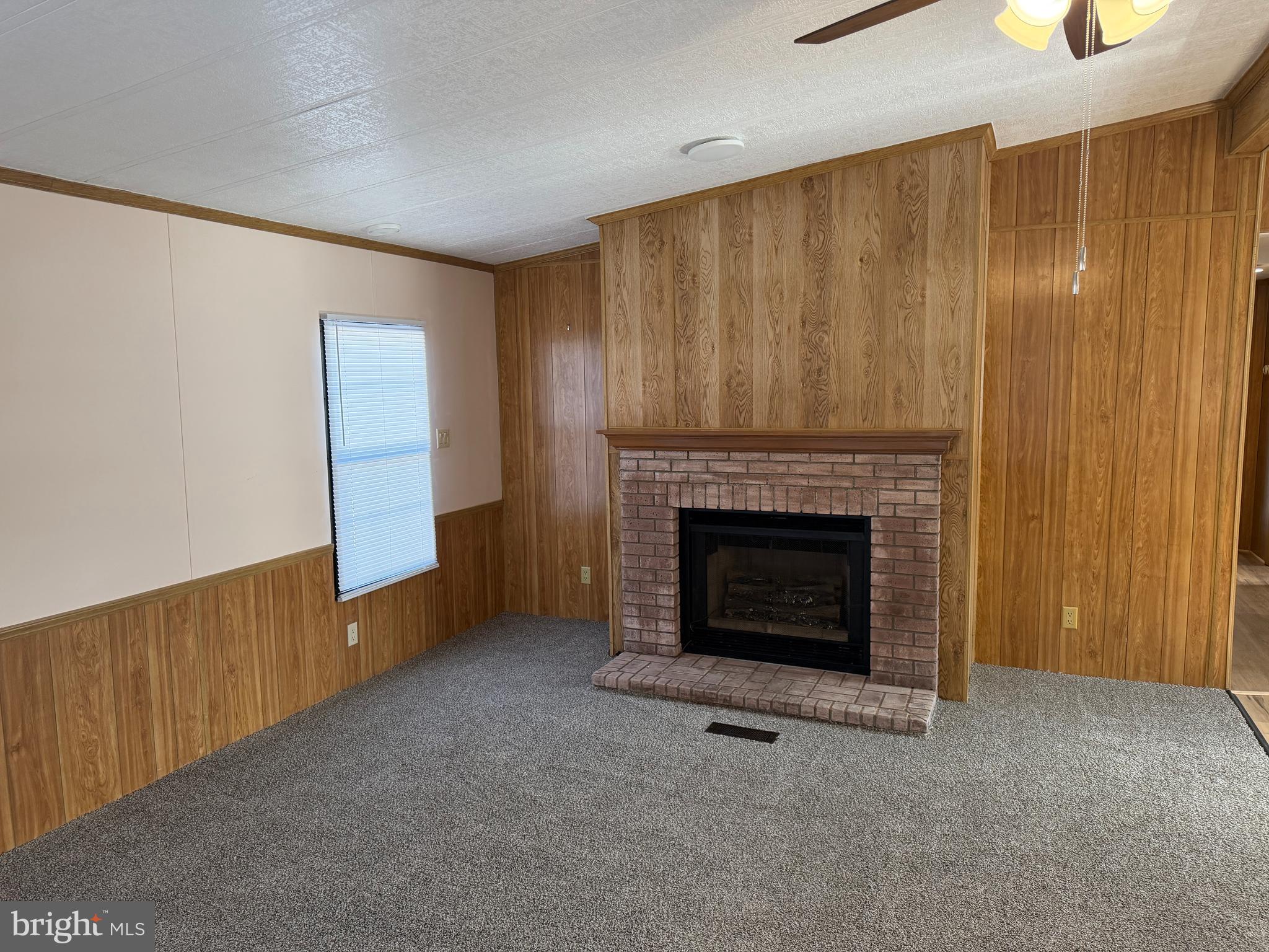 HOLLY VILLAGE MOBILE - Residential