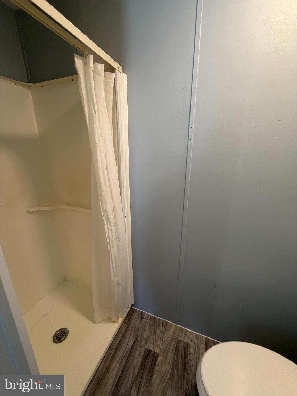 HOLLY VILLAGE MOBILE - Residential