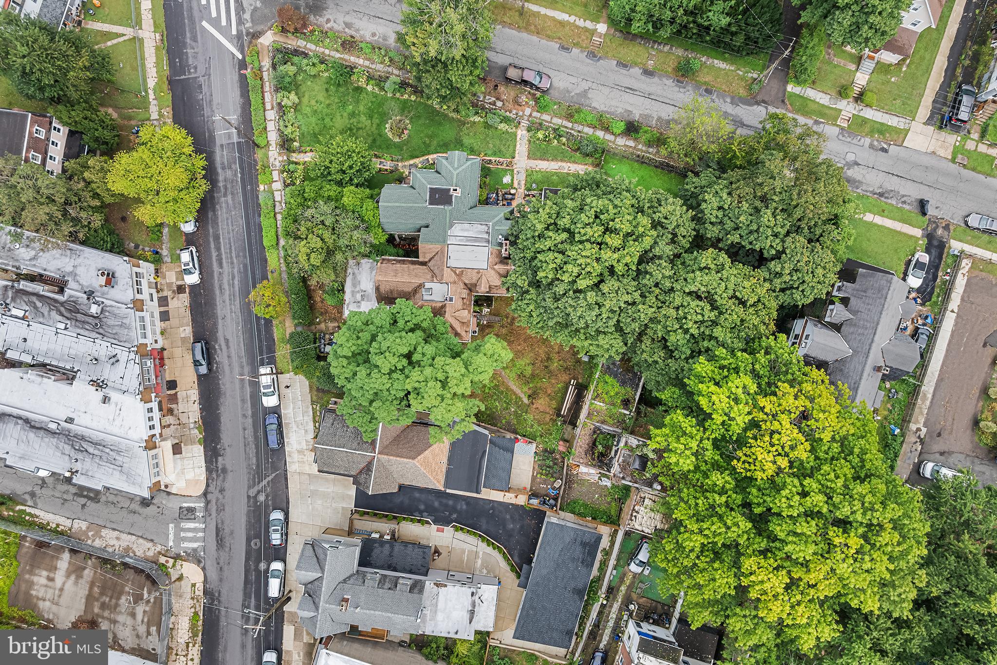 EAST OAK LANE - Residential Income