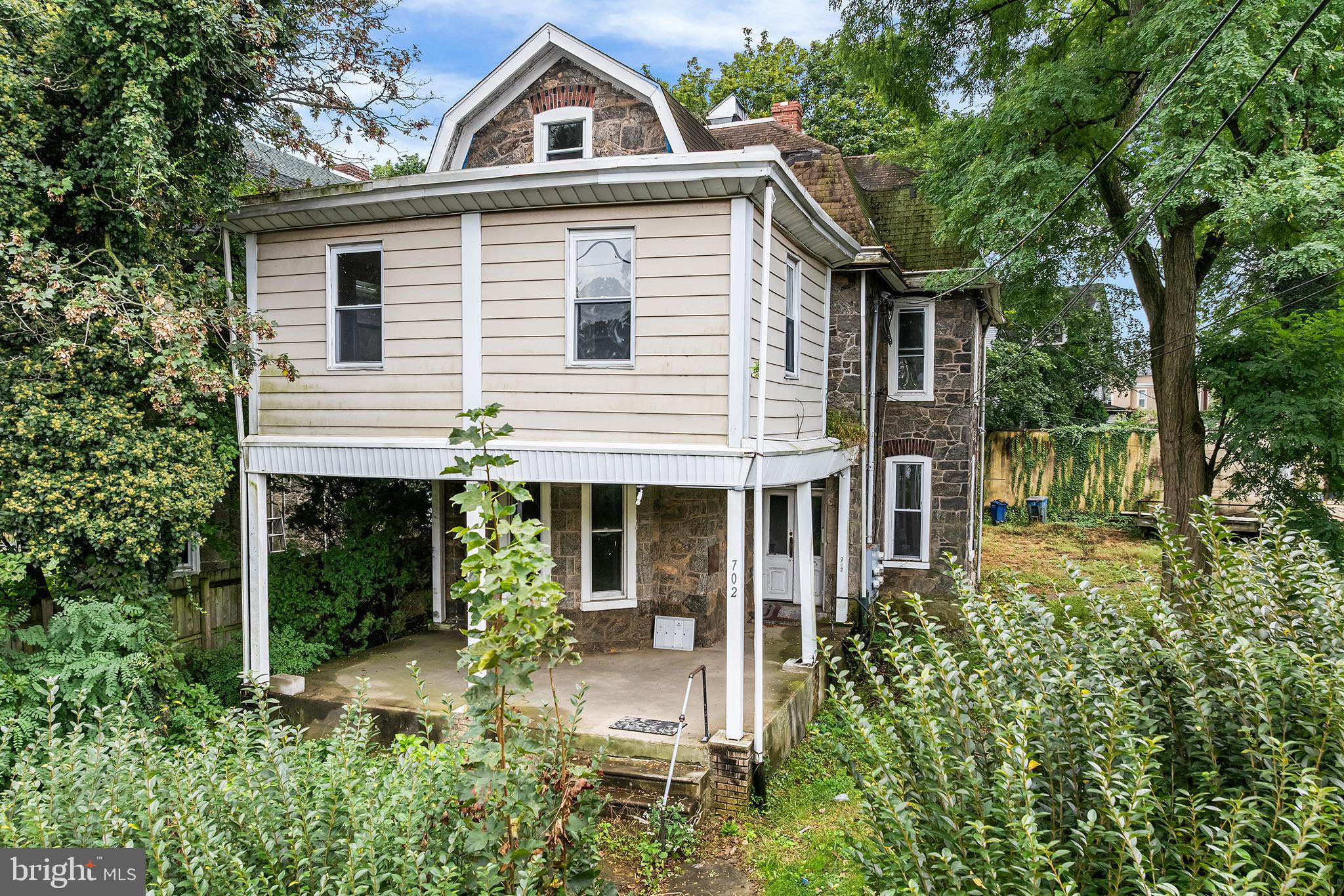 EAST OAK LANE - Residential Income