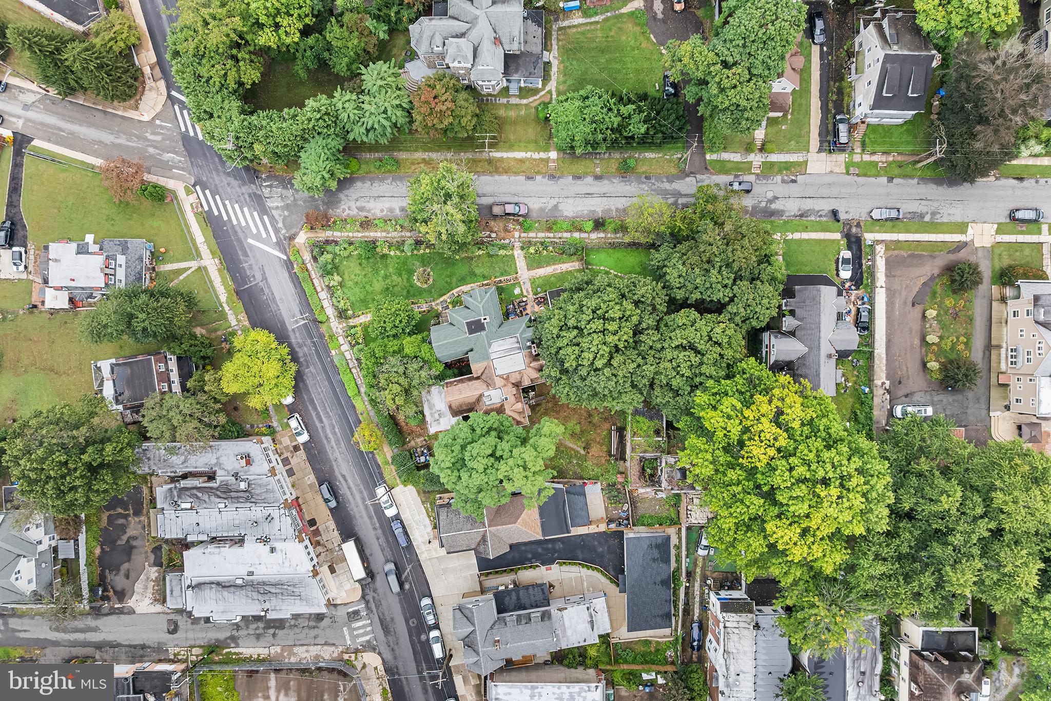 EAST OAK LANE - Residential Income
