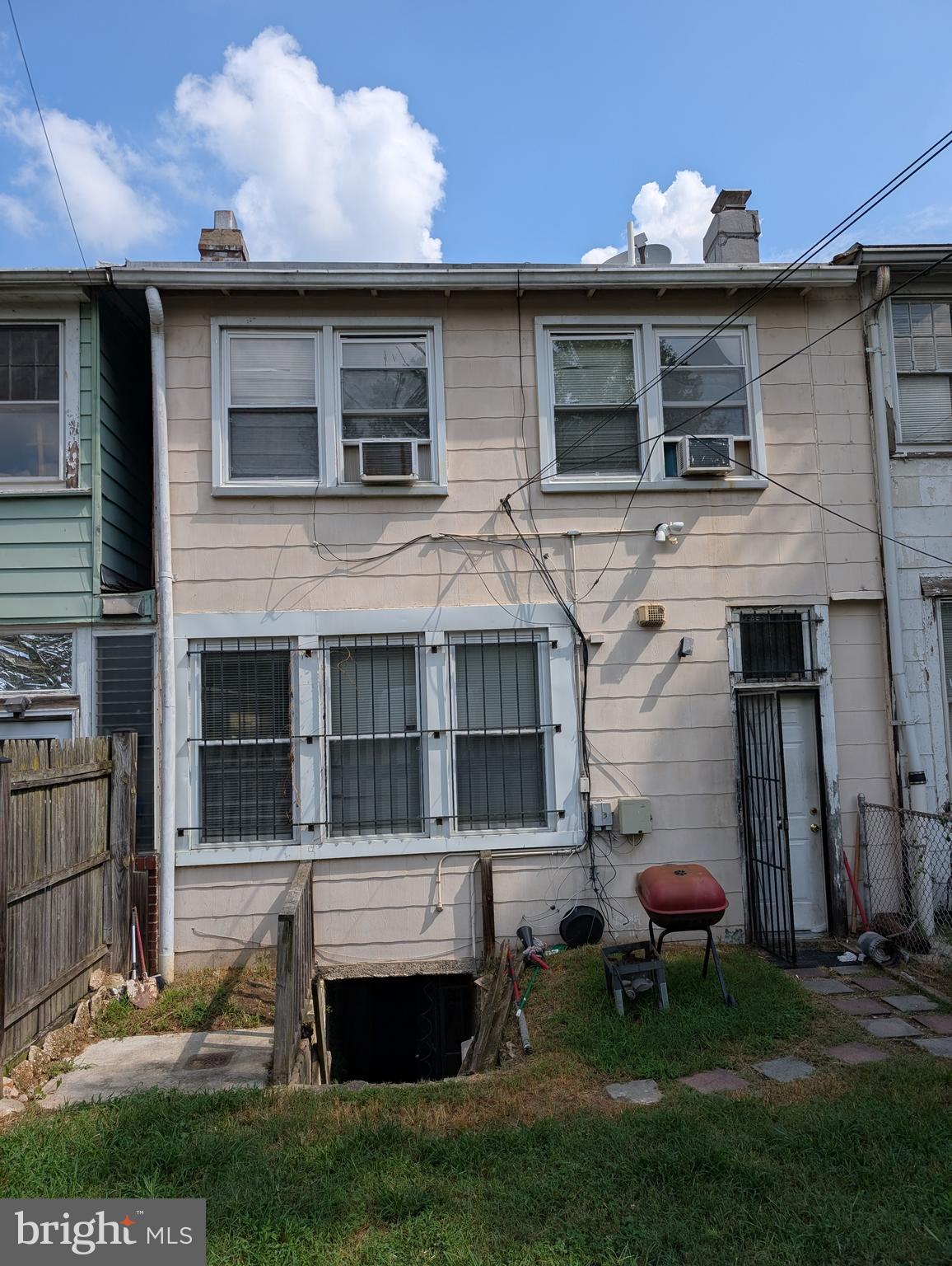 1239 U STREET SE