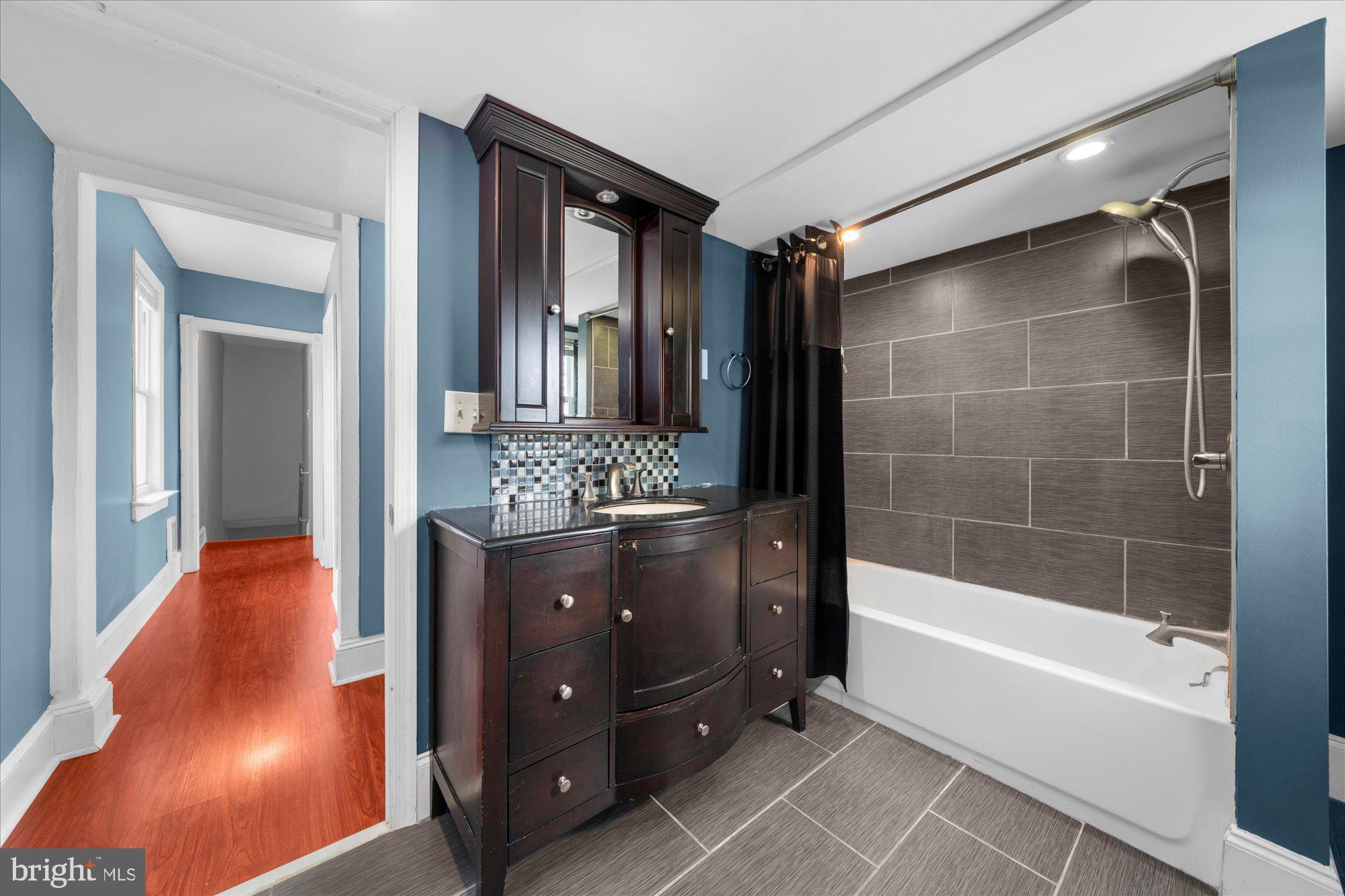 NORTH HILLS - Residential