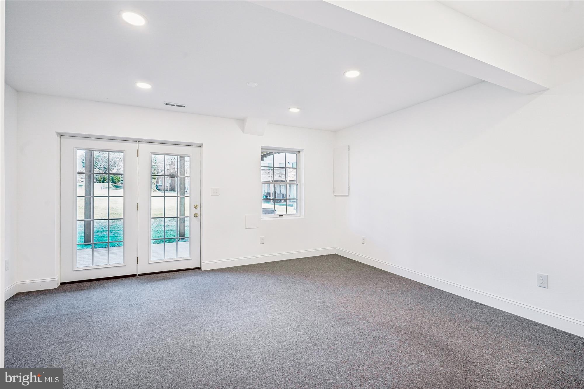 LEEDS SQUARE - Residential