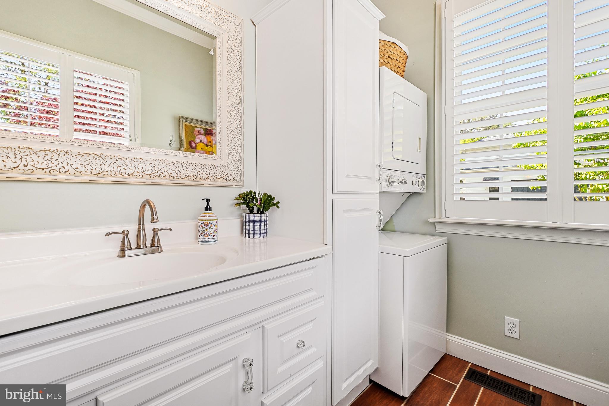 OLDE SEVERNA PARK - Residential