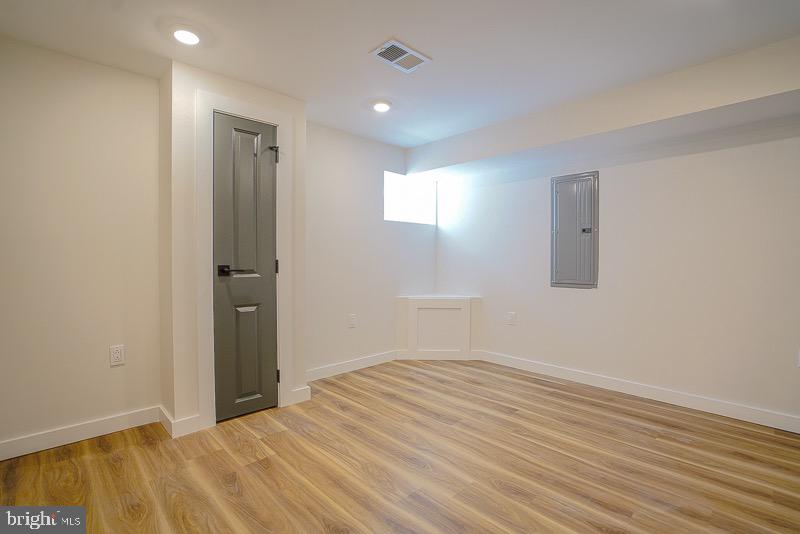 POINT BREEZE - Residential