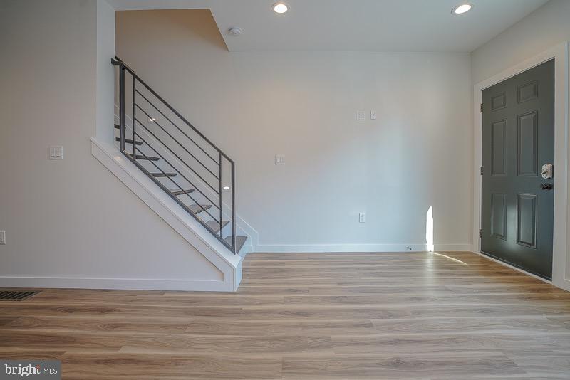 POINT BREEZE - Residential