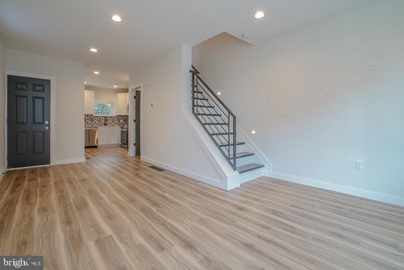 POINT BREEZE - Residential