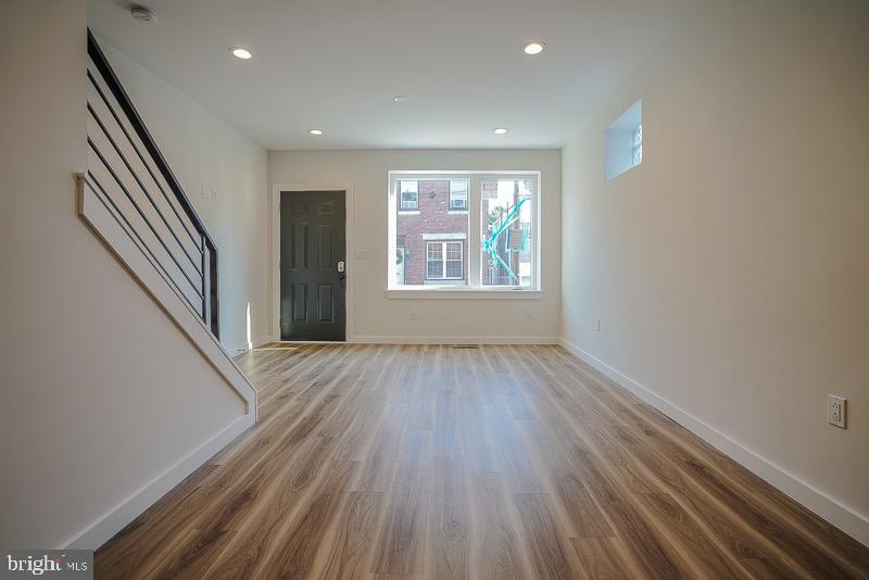 POINT BREEZE - Residential