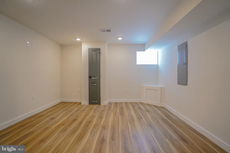 POINT BREEZE - Residential