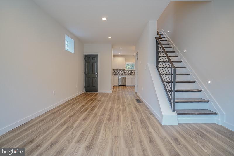 POINT BREEZE - Residential