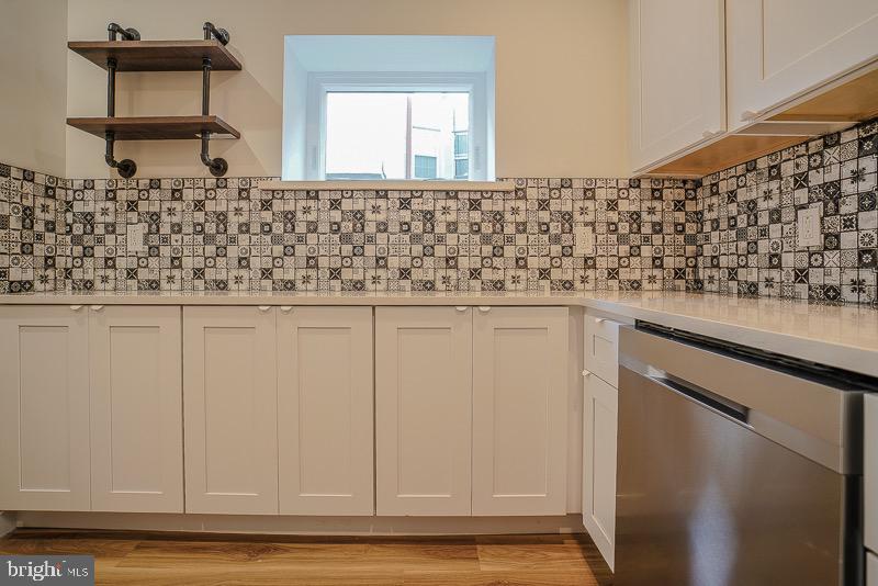 POINT BREEZE - Residential