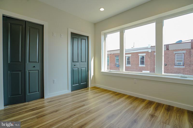 POINT BREEZE - Residential