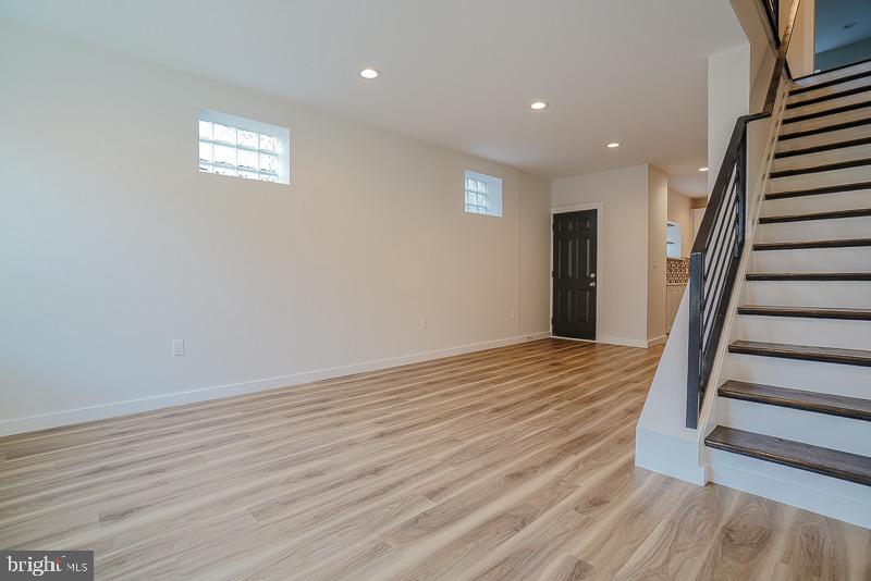 POINT BREEZE - Residential