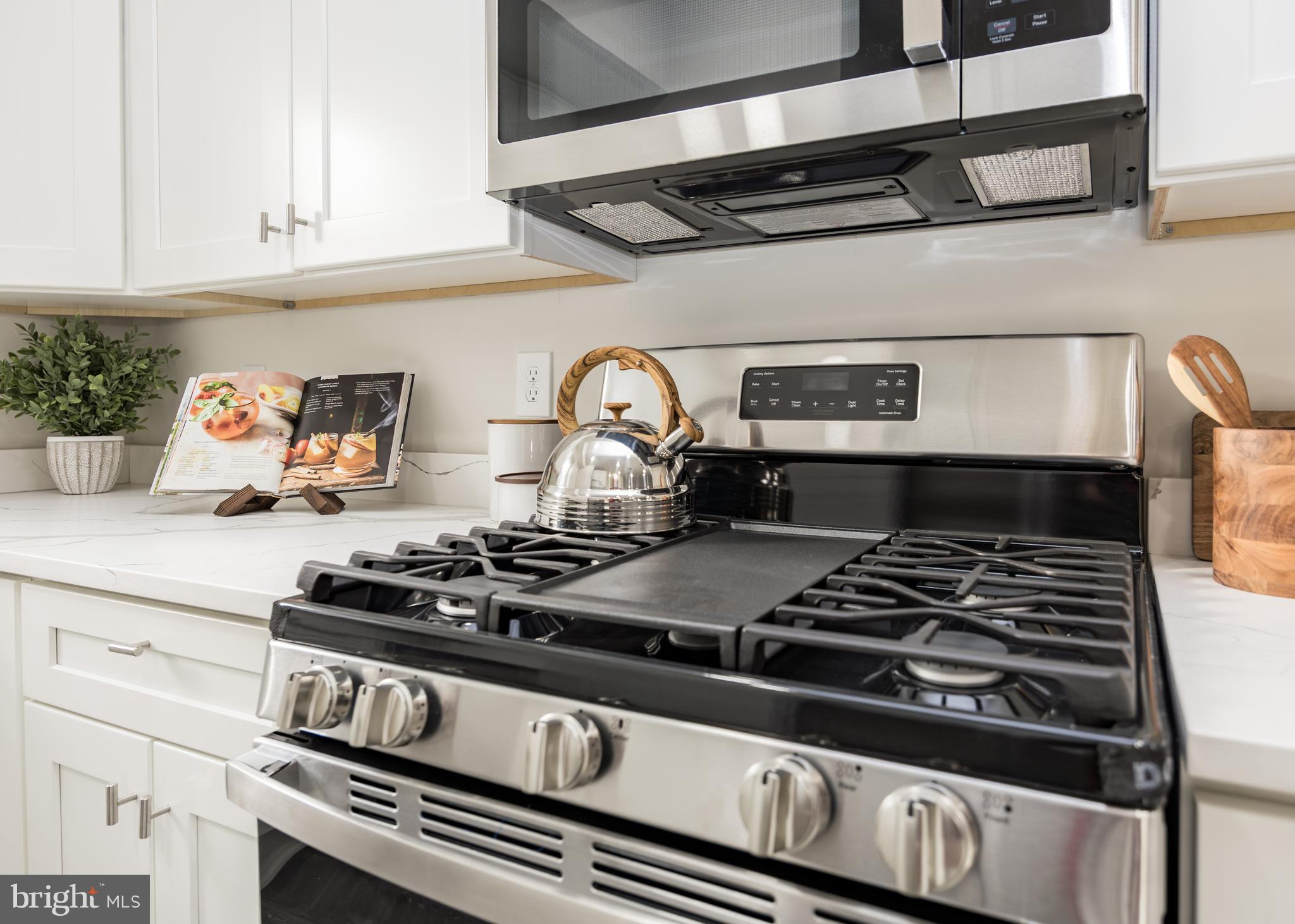 MCMULLEN SQUARE - Residential