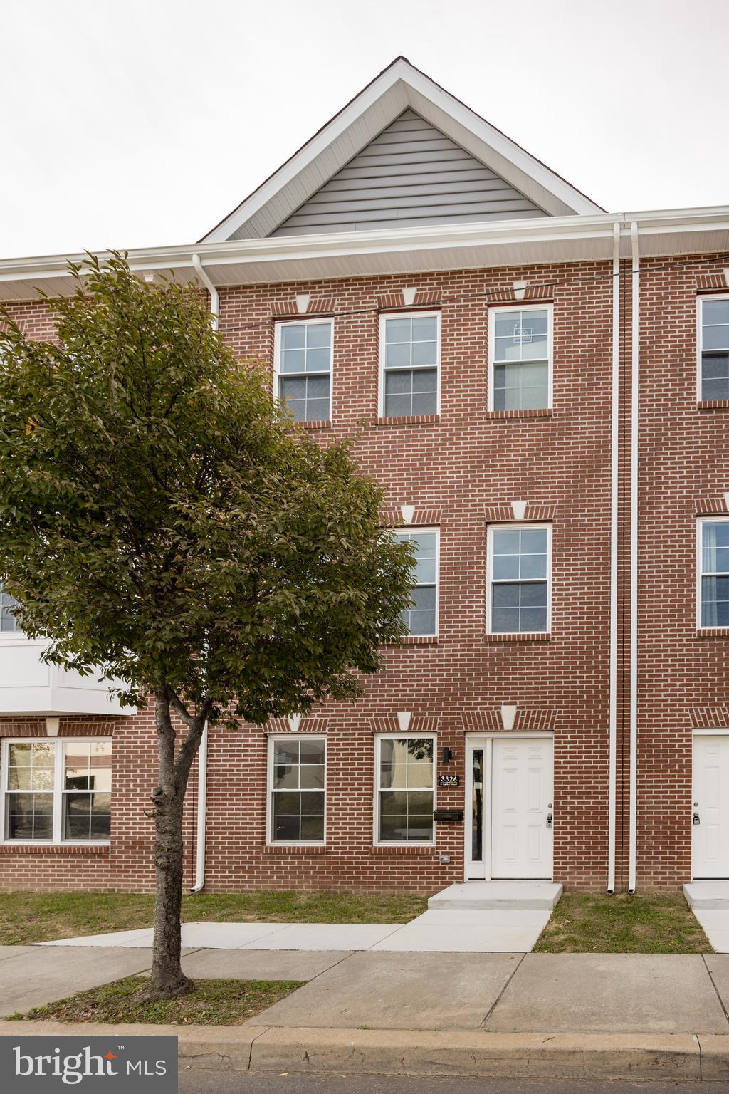 MCMULLEN SQUARE - Residential