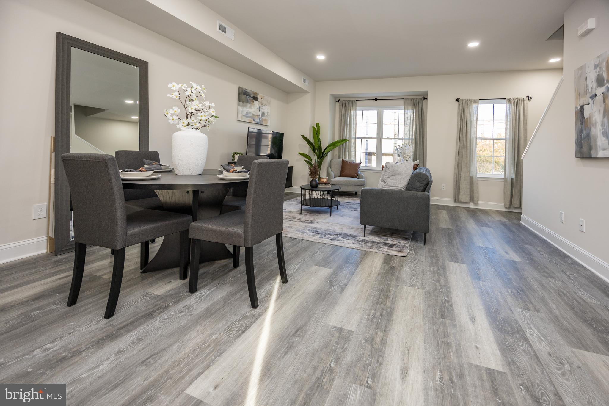 MCMULLEN SQUARE - Residential