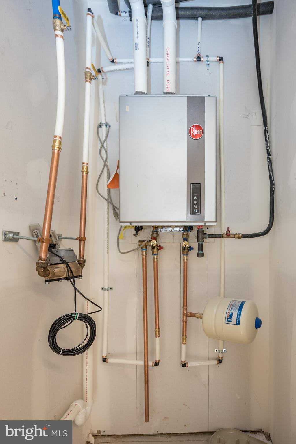 MCMULLEN SQUARE - Residential