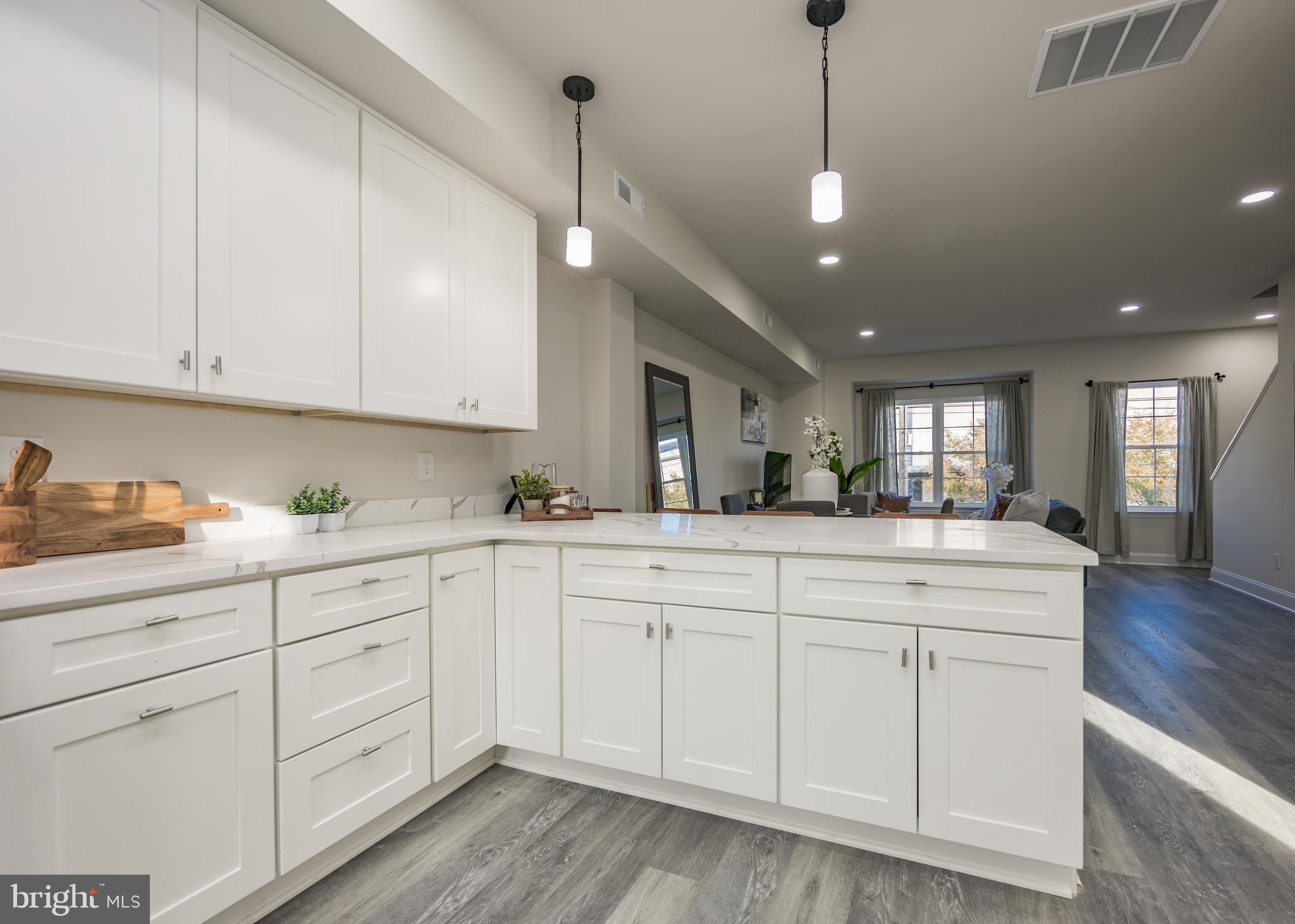 MCMULLEN SQUARE - Residential